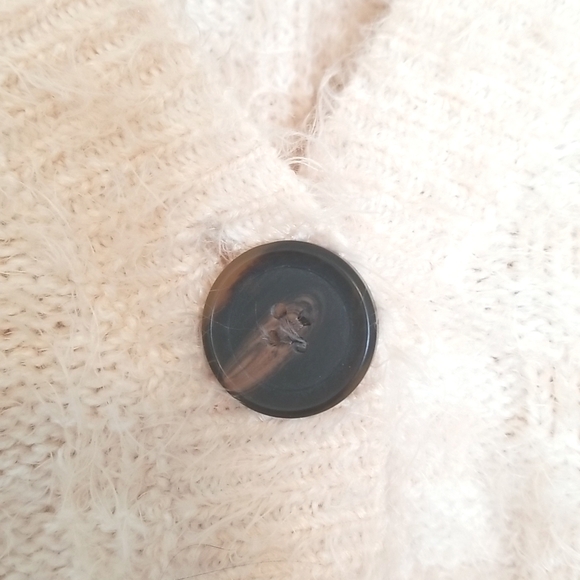 Wild Fable size large cream v-neck button front cardigan. Basket weave. - Picture 2 of 5